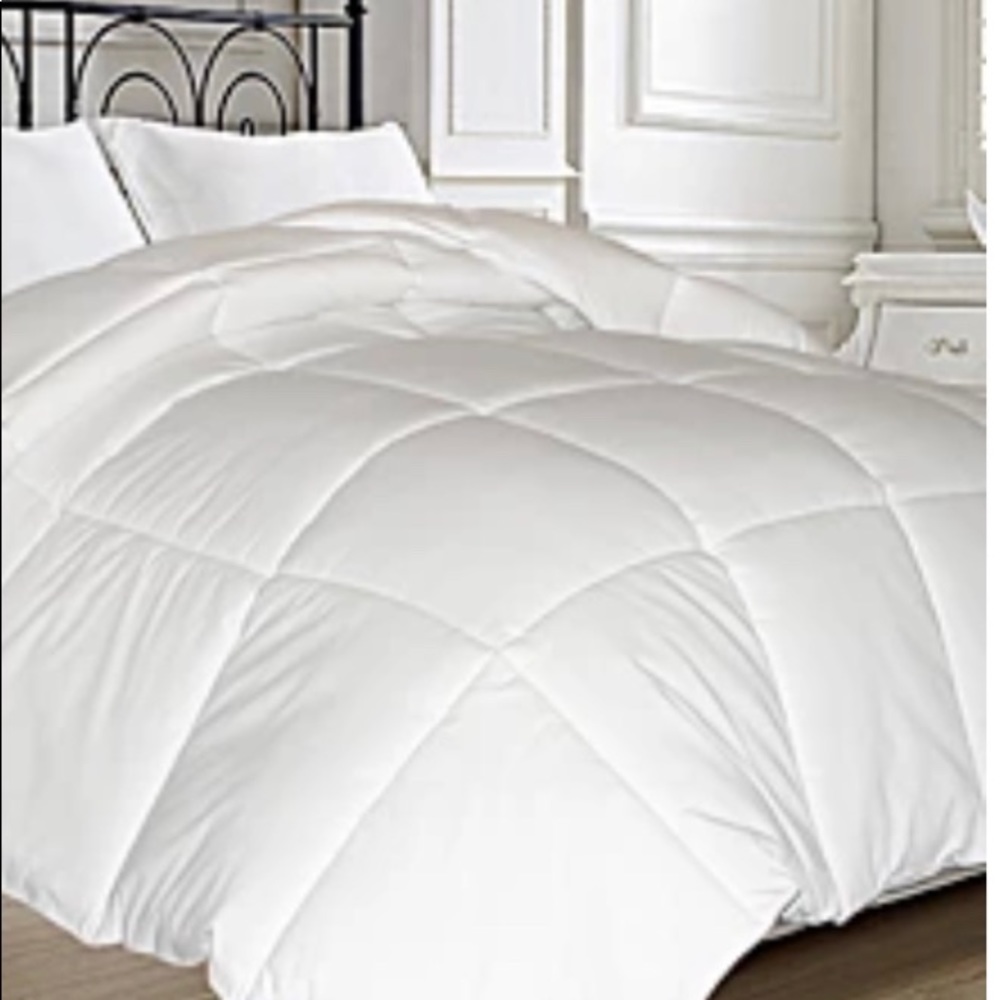 Royal luxe goose and dawn comforter light weight